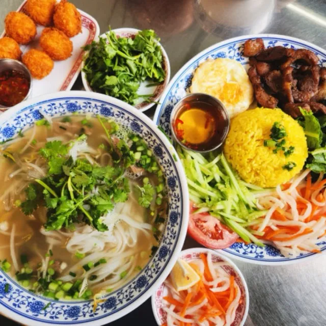 Pho Ong Nam — a Vietnamese restaurant campaign on X30